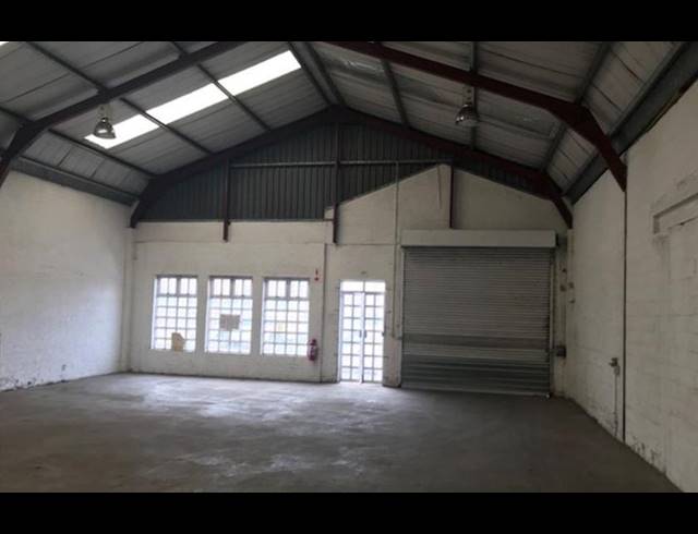 241M² WAREHOUSE TO LET IN EPPING INDUSTRIAL